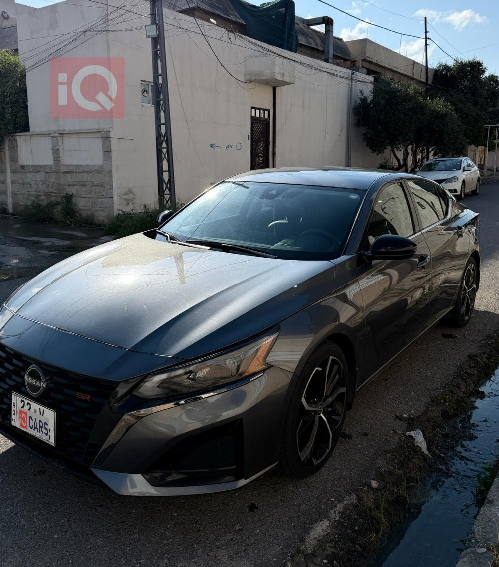 نيسان ألتيما